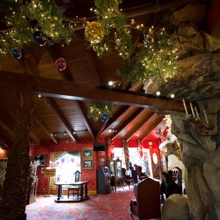 lodge or themed Christmas attraction