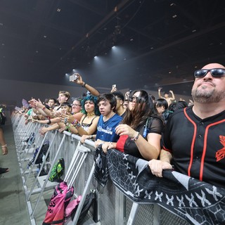 Fans Press Against Barrier at Wobbleland 2026
