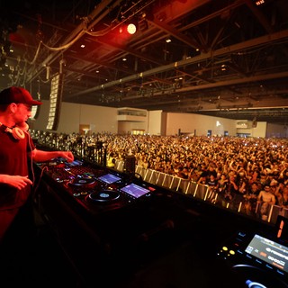 DJ Commands Massive Crowd at Wobbleland 2026