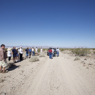 distant-mountain-ranges-consistent-with-mojave-terrain
