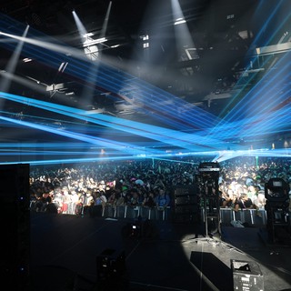 Electric Blue Lasers Ignite Wobbleland 2026 Crowd