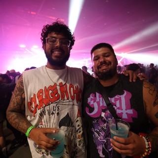 Two Friends Celebrate at Wobbleland Music Festival 2026