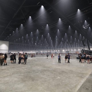 Wobbleland 2026 Crowd Gathers in Massive Convention Hall