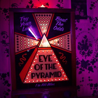 immersive-art-installation-or-entertainment-venue