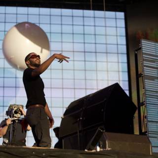 Kaytranada Takes the Stage with a Balloon Sphere