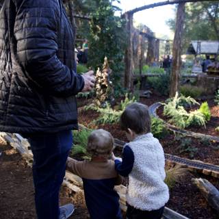 Exploring Thistlewyck Gardens