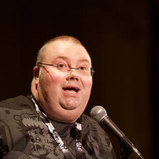 Louie Anderson Speaks to a Packed Crowd