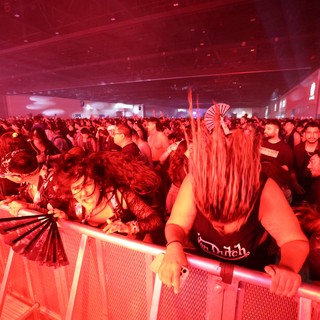 Red-Drenched Crowd Surges at Wobbleland 2026
