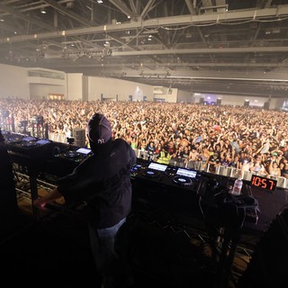 DJ Commands Massive Indoor Crowd at Wobbleland 2026