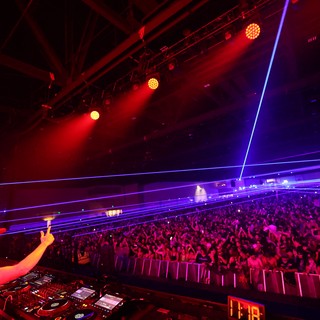 DJ Commands Massive Crowd at Wobbleland Festival 2026