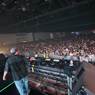 DJ Commands Massive Crowd at Wobbleland 2026