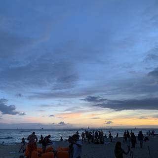 Sunset Crowd at the Royal Hawaiian