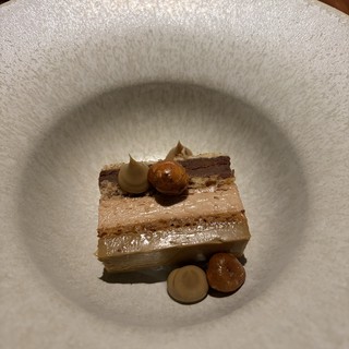 Elegant Layered Dessert with Caramelized Hazelnuts