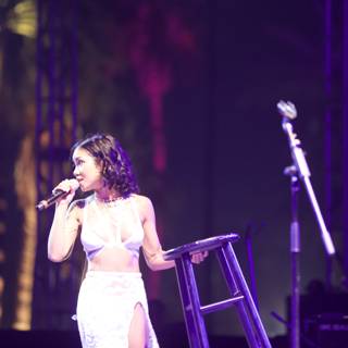 Solo Performance by Jhené Aiko at Coachella 2014