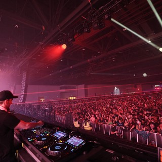 DJ Commands Massive Crowd at Wobbleland 2026