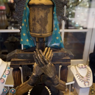 gallery or jewelry shop