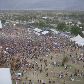 Coachella Concertgoers Artfully Fill the Field