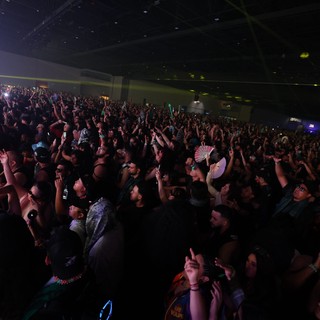 Massive Crowd Erupts at Wobbleland 2026 EDM Festival