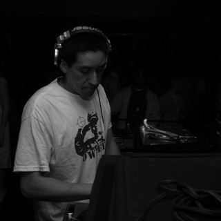 unknown-indoor-nightclub-or-music-venue
