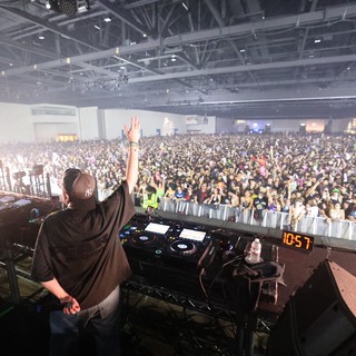 DJ Commands Massive Crowd at Wobbleland 2026