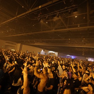 Massive Indoor Crowd Energizes Wobbleland 2026 Festival