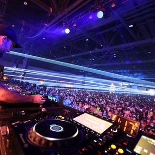 DJ Commands Massive Crowd at Wobbleland 2026