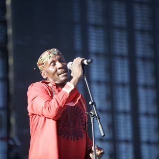 Jimmy Cliff's Electrifying Solo Performance