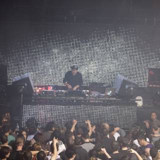 DJ Sasha electrifies the crowd at Sierra Madre concert