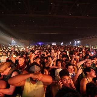 Massive Indoor Crowd Surges at Wobbleland 2026