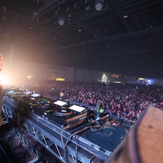 DJ Commands Massive Crowd at Wobbleland 2026