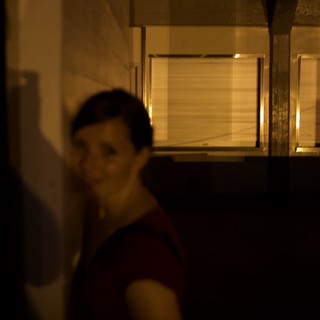 candid-portrait-low-light-impressionistic