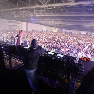 DJ Commands Massive Crowd at Wobbleland 2026