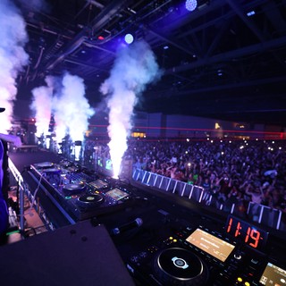 DJ Ignites Massive Crowd at Wobbleland 2026