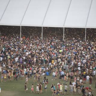 Coachella 2012 Concert Draws Enormous Crowd