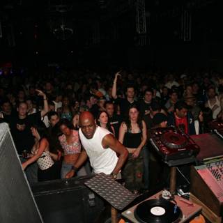 Urban Nightclub Grooves with Viram Funktion DJ