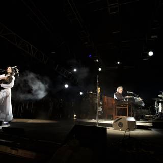 Smoke and Sounds: PJ Harvey's Electrifying Performance