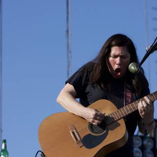 Kim Deal mesmerizes the crowd with her acoustic guitar at Coachella