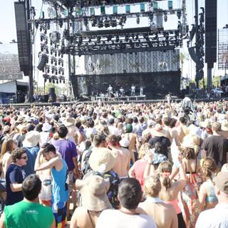 The Thrilling Vibe of Coachella's Music Festival