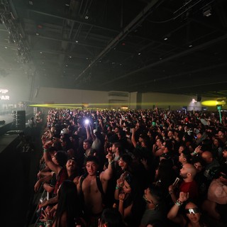 Massive Indoor Crowd Surges at Wobbleland 2026