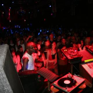 Viram Funktion Nightclub DJ