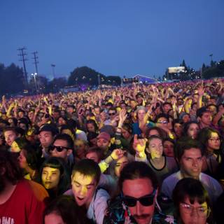 A Sea of Fans Groove to the Music at FYF Fest