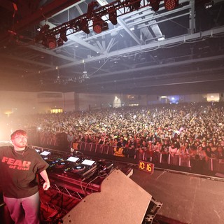DJ Commands Massive Crowd at Wobbleland 2026