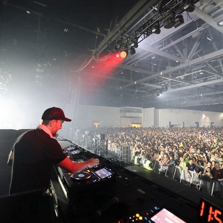 DJ Commands Massive Crowd at Wobbleland 2026
