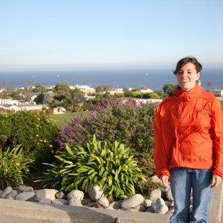 casual-portrait-with-landscape-background