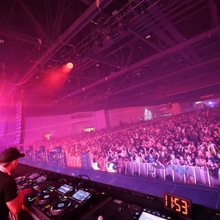 DJ Commands Massive Crowd at Wobbleland 2026