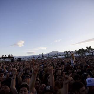 Big Four Festival Concertgoers Raise the Roof