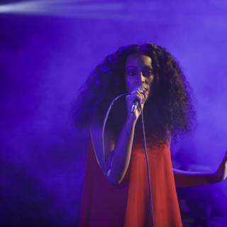 Solo Performance by Solange