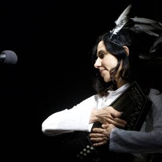 PJ Harvey's Captivating Performance