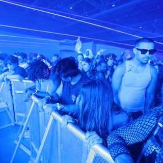 Electric Blue Crowd Surges at Wobbleland 2026
