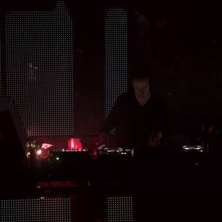 DJ Sasha's Electrifying Performance